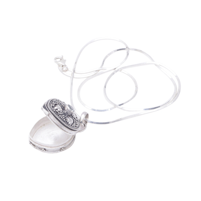 Blautopas-Herz-Medaillon-Halskette - Handgefertigte Medaillon-Halskette aus Sterlingsilber und Blautopas
