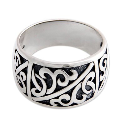 Men's sterling silver ring, 'Majapahit Soldier' - Men's Handcrafted Sterling Silver Band Ring