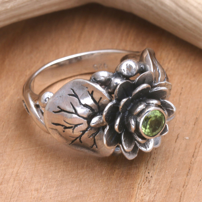 anillo flor peridoto - Anillo artesanal de peridoto y plata de ley