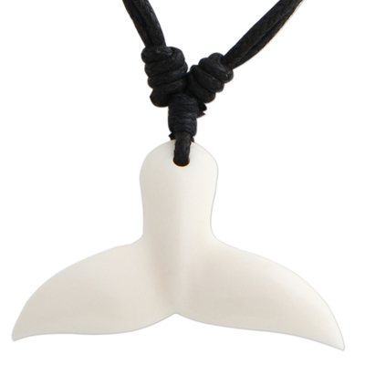 Halskette mit Knochenanhänger - Handgefertigte Halskette mit Anhänger aus Kuhknochen