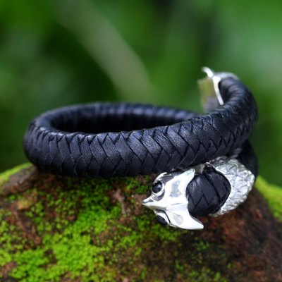 Men's onyx and leather bracelet, 'Owl Power' - Men's Sterling Silver and Leather Wrap Bracelet