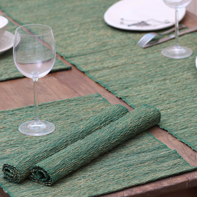 Camino de mesa y manteles individuales de fibras naturales y algodón, 'Nature of Green' (juego de 4) - Camino de mesa y manteles individuales de fibra natural (juego de 4)