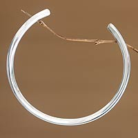 Sterling silver choker, 'Bali Horseshoe' - Sterling Silver Collar Necklace