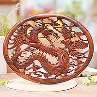Holzwandpaneel „Naga und Garuda“ – handgeschnitzte Drachenwandskulptur