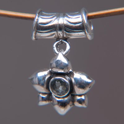 Aquamarine pendant, 'March Daffodil' - Aquamarine Flower Pendant from Indonesia