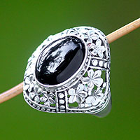 Onyx flower ring, 'Silence' - Sterling Silver and Onyx Cocktail Ring