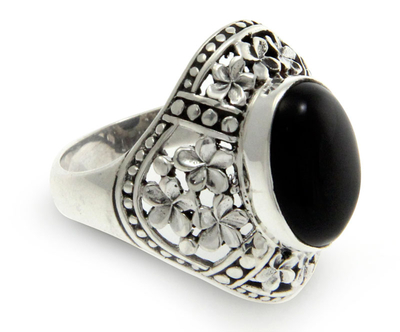 Onyx flower ring, 'Silence' - Sterling Silver and Onyx Cocktail Ring
