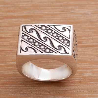 Men's gold accent ring, 'Balinese Surf' - Men's Handmade Sterling Silver and Gold Accent Ring