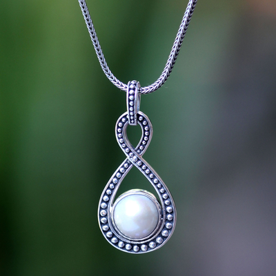 Cultured pearl pendant necklace, Infinite White