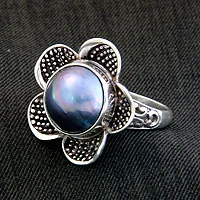 Anillo de cóctel de perlas cultivadas, 'Blue Jasmine' - Anillo de perlas y plata de ley floral hecho a mano