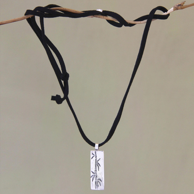 Sterling-Silber-Anhänger-Halskette, 'Lucky Bamboo' - Handgefertigte indonesische Silber-Halskette