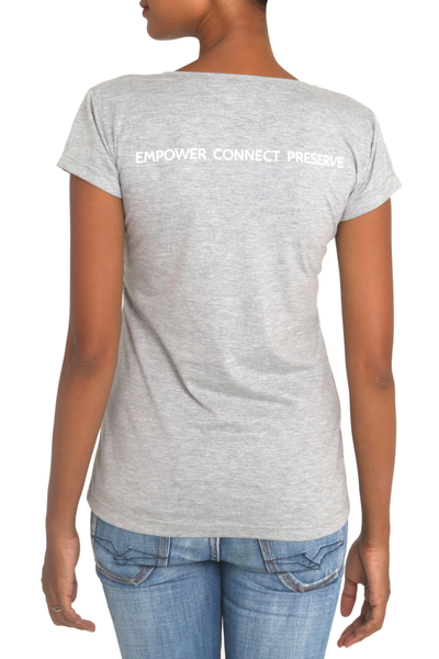 Baumwoll-T-Shirt, „Mission Novica in Misty Grey“ – Baumwoll-Logo-T-Shirt