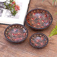 Wood batik centerpieces, 'Javanese Vines' (set of 3) - Handcrafted Set of 3 Wooden Batik Centerpiece Bowls