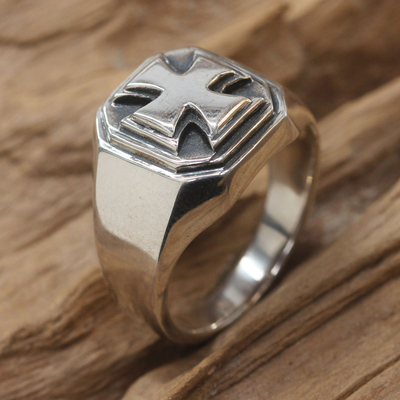 Men's sterling silver signet ring, 'Maltese Cross' - Men's Handcrafted Sterling Silver Signet Ring