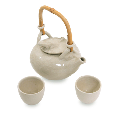 Juego de té de cerámica, 'Peaceful White Lily' (juego para 2) - Juego de té con tema de loto de cerámica blanca para 2