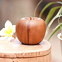 Figurilla de madera, 'Manzana tentadora' - Figurilla de fruta única