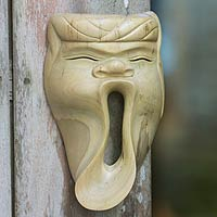 Máscara de madera, 'Big Yawn' - Máscara de madera de hibisco de Bali hecha a mano