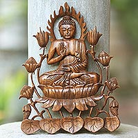 Reliefplatte aus Holz, „Erleuchteter Buddha“ – balinesische handgeschnitzte Buddha-Reliefplatte