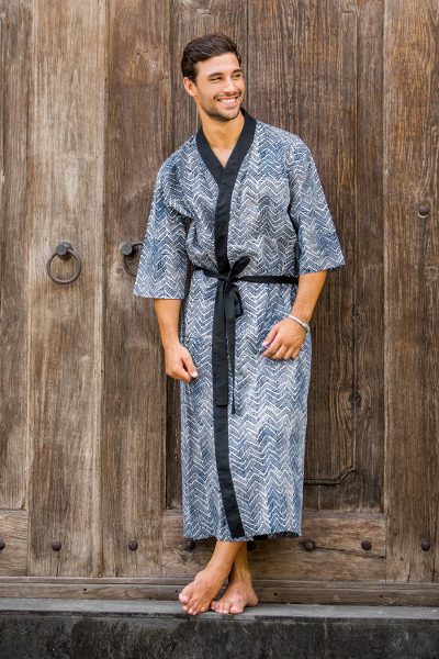 Men's cotton robe, 'Kuta Waves' - Men's Black and White Block Print Robe from Indonesia