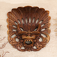 Máscara de madera, 'Protector balinés' - Máscara de pared Bhoma tallada a mano