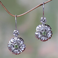 Peridot flower earrings, 'Hibiscus'