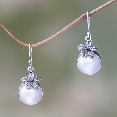 Aretes colgantes de perlas cultivadas - Pendientes colgantes de perlas blancas de comercio justo