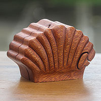Caja de rompecabezas de madera, 'Clam Shell' - Caja decorativa de concha tallada a mano