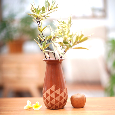 Dekorative Keramikvase - Handgefertigte Terrakotta-Vase mit Dreiecksmotiv aus Java