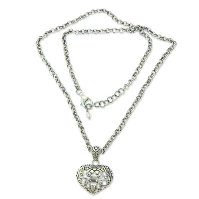 Herz-Halskette aus Sterlingsilber, 'Lost in Love - Herzschmuck Handgefertigte Halskette aus Sterlingsilber und Perlen