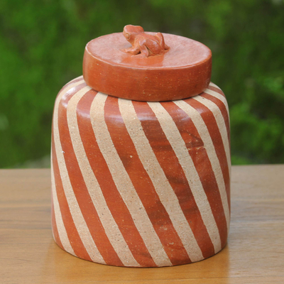 Jarra de cerámica - Frasco con tapa de cerámica Ecthed hecho a mano de Indonesia
