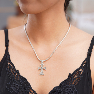 Kreuz-Halskette aus Sterlingsilber, 'Christentum'. - Halskette mit silbernem Malteserkreuz