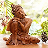 Holzstatuette „Entspannender Buddha“ – handgeschnitzte balinesische Buddha-Statuette aus Holz