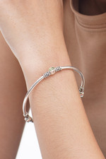 Peridot bangle bracelet, 'Harmony of Three' (large) - Peridot and Silver 925 Bangle Bracelet (large)