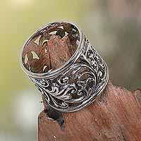 Sterling silver band ring, 'Tropical Rain Forest' - Balinese Silver Ring Featuring Swirling Leaves