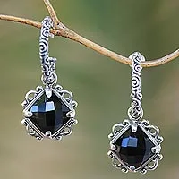 Pendientes colgantes de ónix, 'Sweet Enchantment' - Elegantes pendientes colgantes de ónix negro y plata de Bali