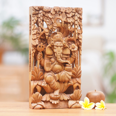 Panel en relieve de madera - Panel en relieve de madera de color natural Lord Ganesha de Bali