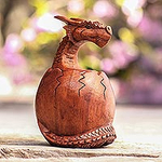 Escultura de dragón balinés de madera de suar tallada a mano, 'dragón cría'