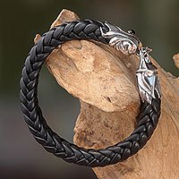 Herrenarmband aus Leder und Sterlingsilber, „Fireballs“ – geflochtenes Leder- und Silberarmband für Herren aus Bali