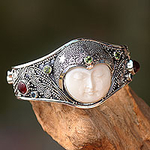 Brazalete hecho a mano con piedras preciosas, hueso y plata, 'Moon Queen'