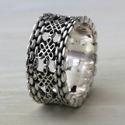 Anillo de banda de plata esterlina - Lucky Knots en anillo de banda de plata esterlina de Bali