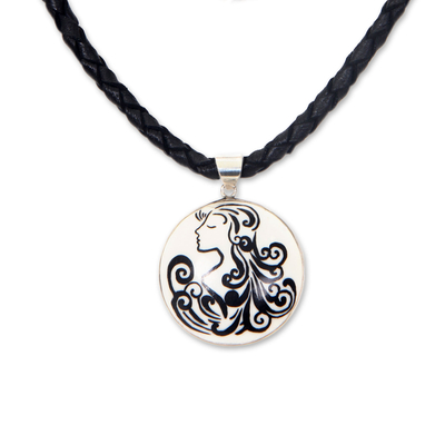 Halskette mit Anhänger aus Leder und Knochen - Handgefertigte Halskette mit Anhänger aus Lederband mit Sternzeichen Jungfrau