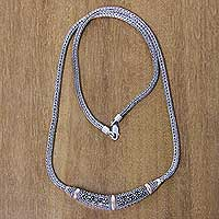 Collar con detalles dorados - Collar de cadena de plata balinés con acento de oro de 18 quilates hecho a mano