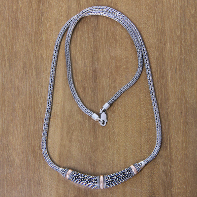Halskette mit goldenem Akzent - Handgefertigte Halskette aus balinesischem Silber mit 18-karätigem Goldakzent
