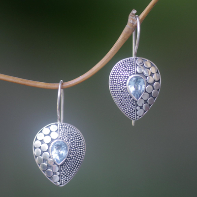 Blautopas-Tropfenohrringe - Balinesische Fair-Trade-Ohrringe aus Silber und Blautopas