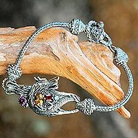 Armband mit Anhänger aus mehreren Edelsteinen, „Dragon's Prize“ – handgefertigtes Drachenarmband aus Silber und mehreren Edelsteinen