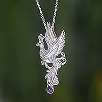 Halskette mit Amethyst-Anhänger, „Pfau im Flug“ – Halskette aus Sterlingsilber mit Vogelmotiv und Amethyst