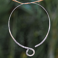 Collar envolvente de plata de ley, 'Serpiente floral' - Collar envolvente de plata de ley balinesa artesanal