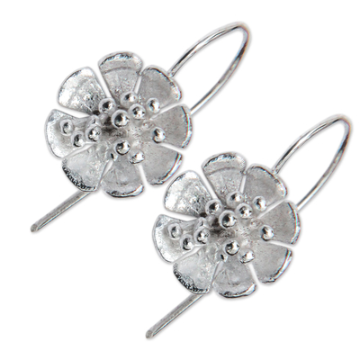Pendientes colgantes de plata de ley - Aretes colgantes florales hechos a mano en plata esterlina balinesa
