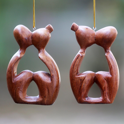 Holzornamente, (Paar) - 2 Ornamente von sich küssenden Paaren, handgeschnitzte Holzstatuetten