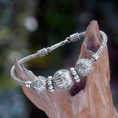 Geflochtenes Armband aus Sterlingsilber - Handgefertigtes Silberarmband im indonesischen Stil
